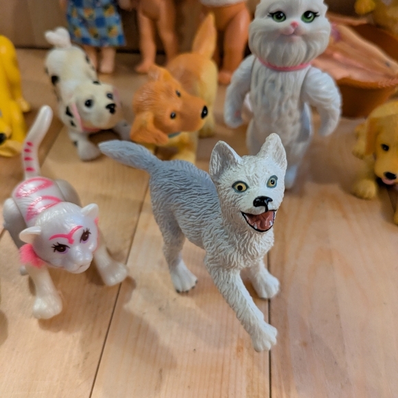 Assorted Small Pet Figurines  14 Pieces Pre-owned - Picture 8 of 8